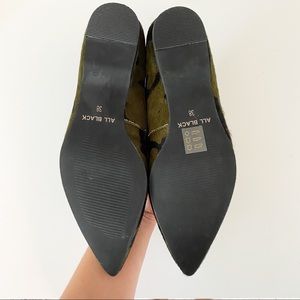 all black jungle flats